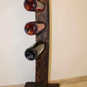 drevený stojan na víno